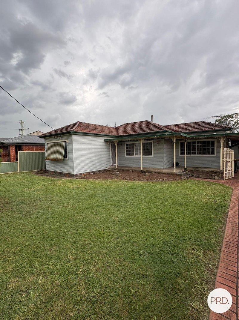 Photo - 46 Parliament Street, Macquarie Fields NSW 2564 - Image 1