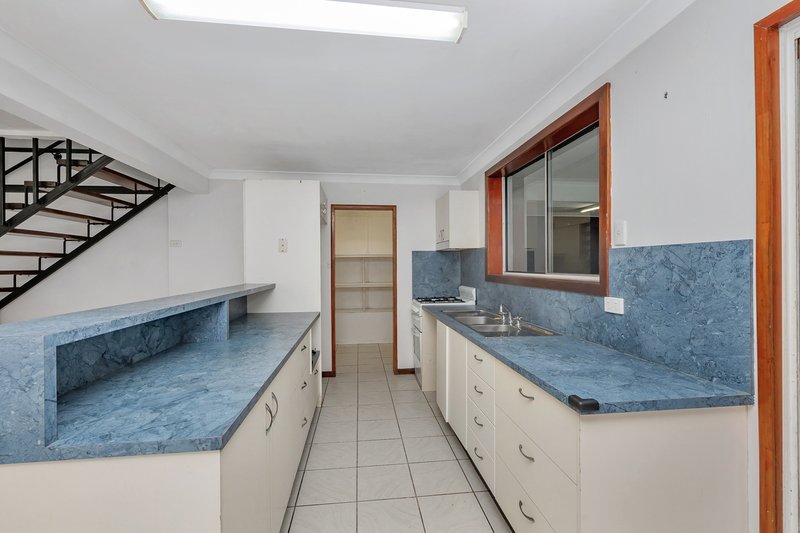 Photo - 46 Peter Street, Kelso QLD 4815 - Image 3