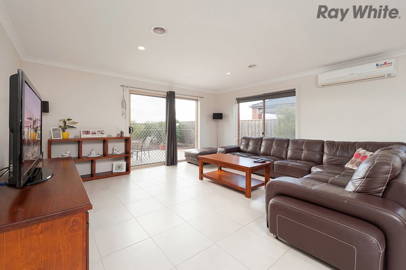 Photo - 46 Pinrush Road, Brookfield VIC 3338 - Image 3