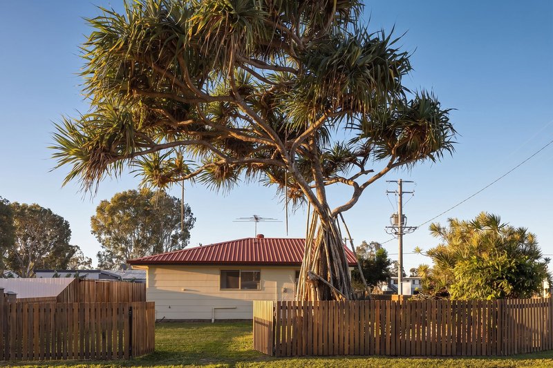 Photo - 46 Ranald Avenue, Ningi QLD 4511 - Image 3