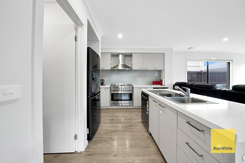 Photo - 46 Reverence Drive, Rockbank VIC 3335 - Image 3