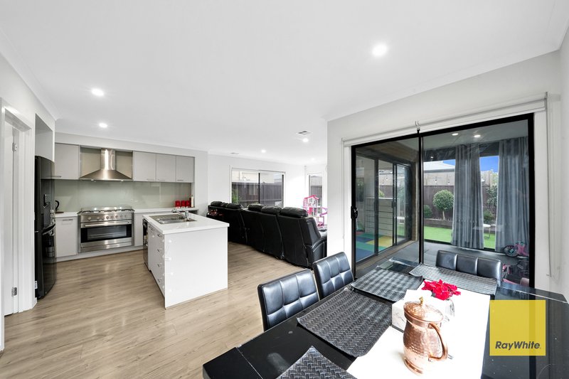 Photo - 46 Reverence Drive, Rockbank VIC 3335 - Image 4