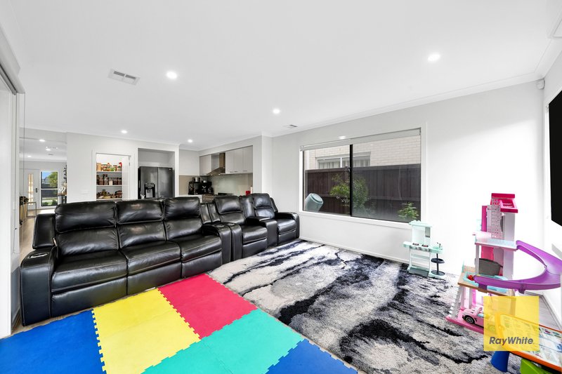 Photo - 46 Reverence Drive, Rockbank VIC 3335 - Image 6