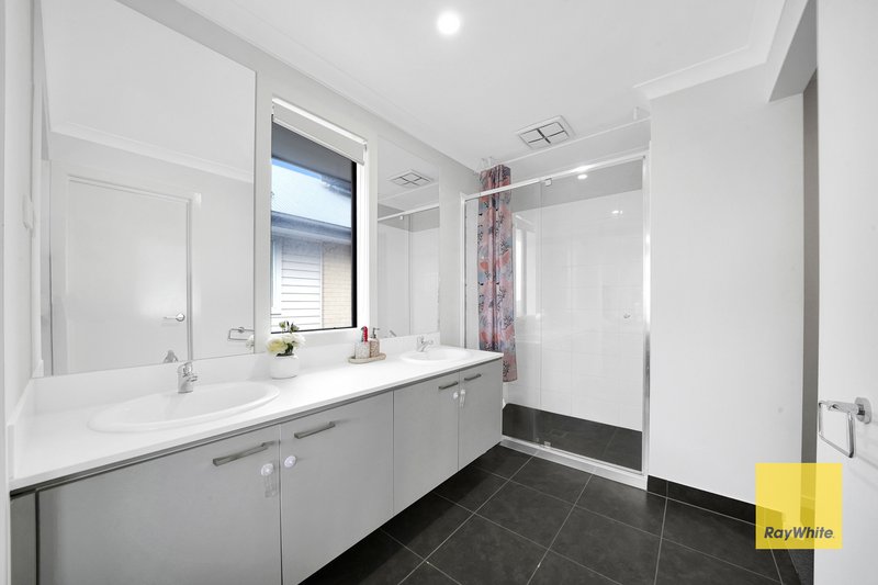 Photo - 46 Reverence Drive, Rockbank VIC 3335 - Image 11