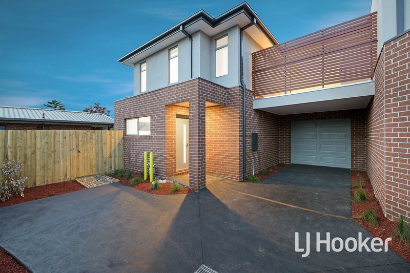 Photo - 4/6 Robert Street, Dandenong VIC 3175 - Image 1