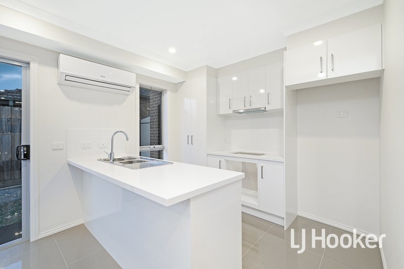 Photo - 4/6 Robert Street, Dandenong VIC 3175 - Image 3