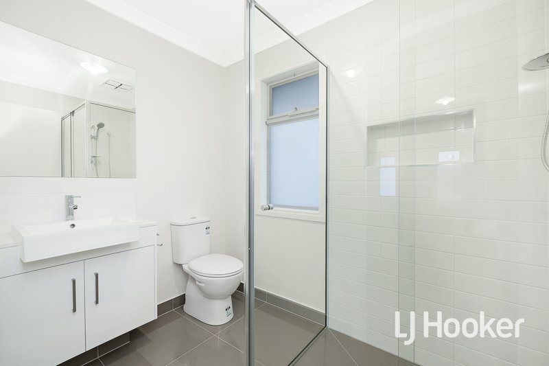 Photo - 4/6 Robert Street, Dandenong VIC 3175 - Image 8