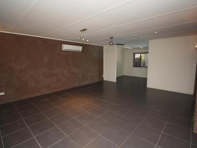 Photo - 46 Ruby Round, Kelso QLD 4815 - Image 5