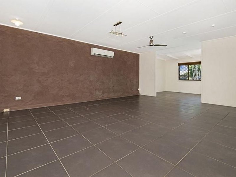 Photo - 46 Ruby Round, Kelso QLD 4815 - Image 7