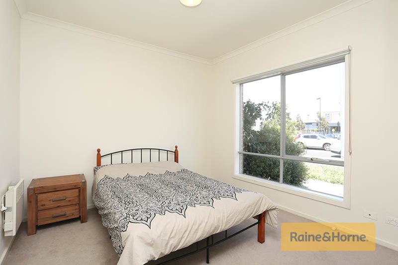 Photo - 46 Sahi Crescent, Roxburgh Park VIC 3064 - Image 7