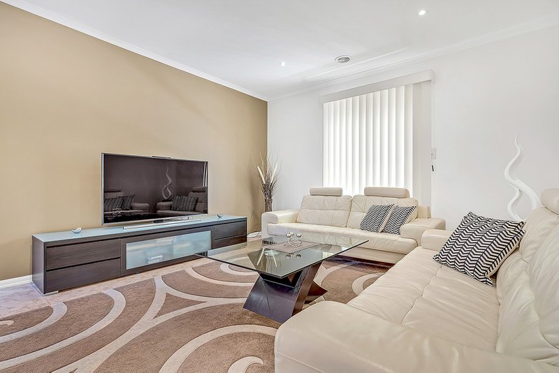 Photo - 46 Santa Cruz Boulevard, Roxburgh Park VIC 3064 - Image 8