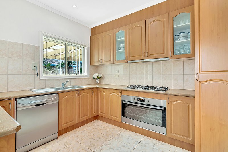 Photo - 46 Santa Cruz Boulevard, Roxburgh Park VIC 3064 - Image 13