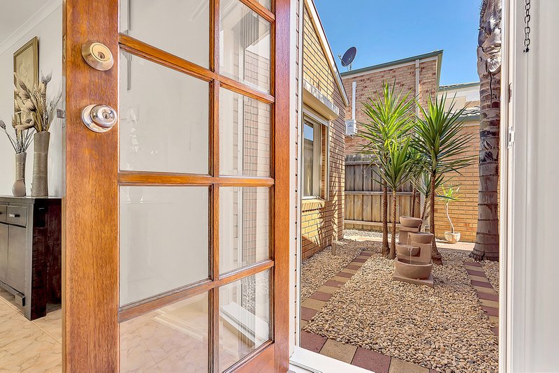 Photo - 46 Santa Cruz Boulevard, Roxburgh Park VIC 3064 - Image 19