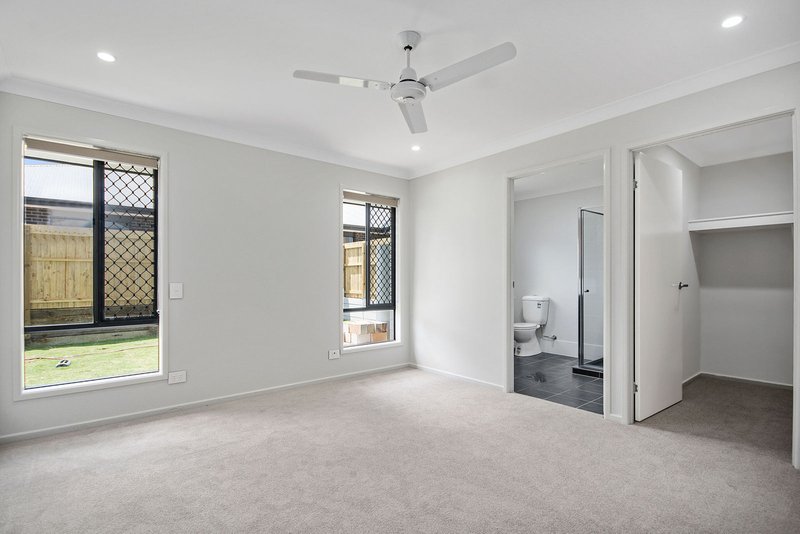 Photo - 46 Santorini Way, Springfield Lakes QLD 4300 - Image 4