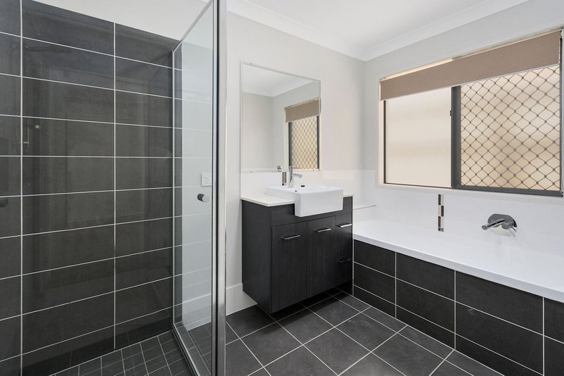 Photo - 46 Santorini Way, Springfield Lakes QLD 4300 - Image 7