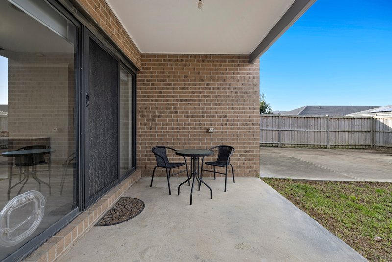 Photo - 46 Scenery Drive, Clyde North VIC 3978 - Image 11