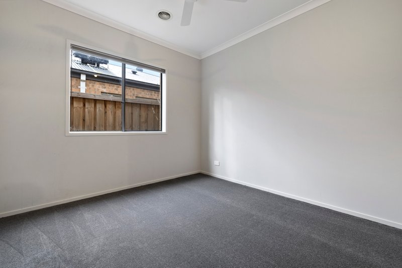 Photo - 46 Scenery Drive, Clyde North VIC 3978 - Image 12