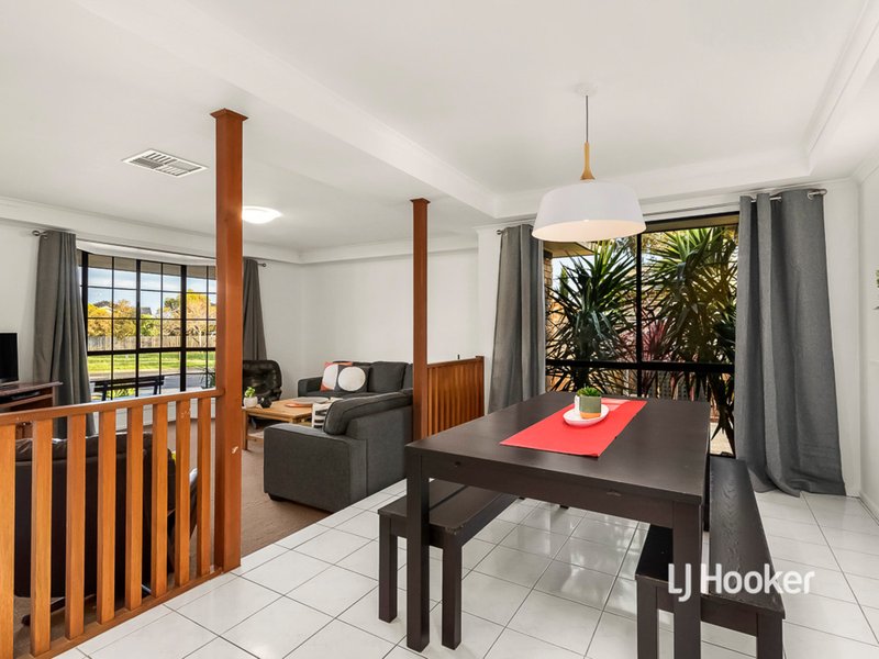 Photo - 46 Seabrook Boulevard, Seabrook VIC 3028 - Image 3