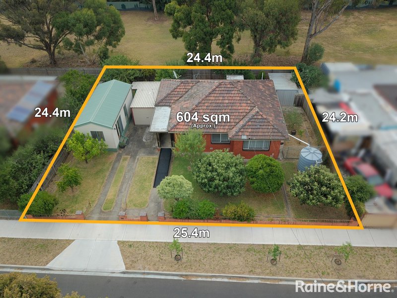 Photo - 46 Shirley Street, St Albans VIC 3021 - Image 2