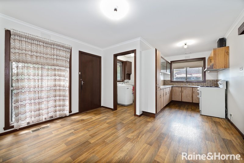 Photo - 46 Shirley Street, St Albans VIC 3021 - Image 5