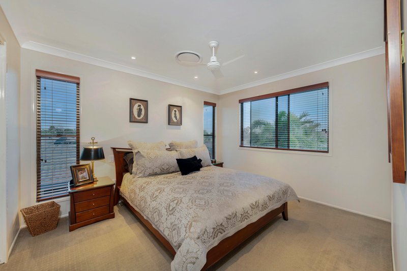 Photo - 46 Sinclair Street, Avenell Heights QLD 4670 - Image 25