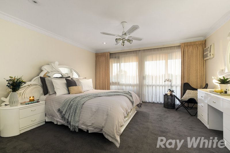 Photo - 46 Snowdon Drive, Cheltenham VIC 3192 - Image 6