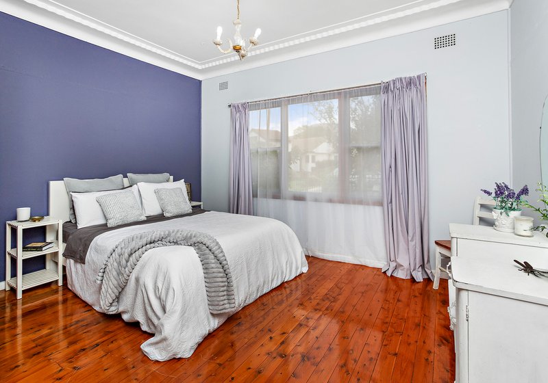 Photo - 46 Stanleigh Crescent, West Wollongong NSW 2500 - Image 12