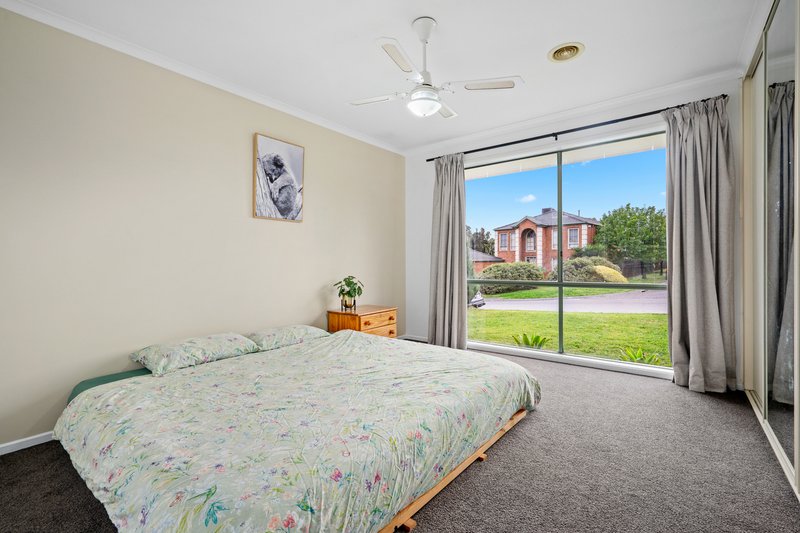 Photo - 46 Stanley Jones Drive, South Morang VIC 3752 - Image 9