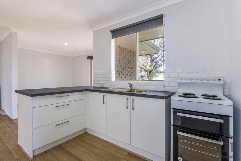 Photo - 46 Steerforth Drive, Coodanup WA 6210 - Image 4