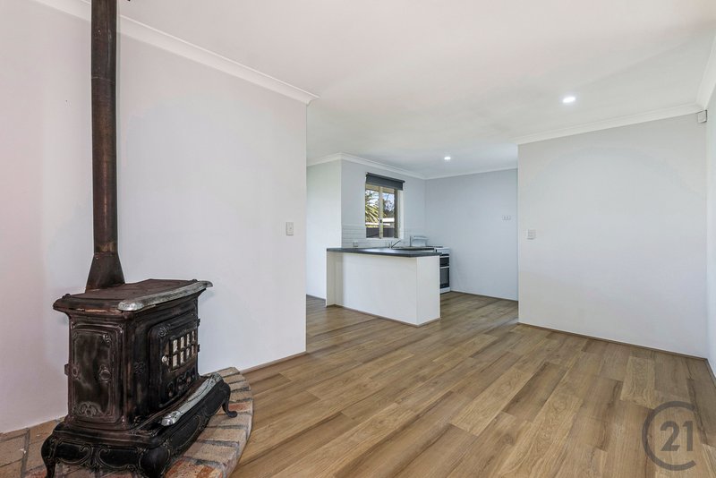 Photo - 46 Steerforth Drive, Coodanup WA 6210 - Image 8