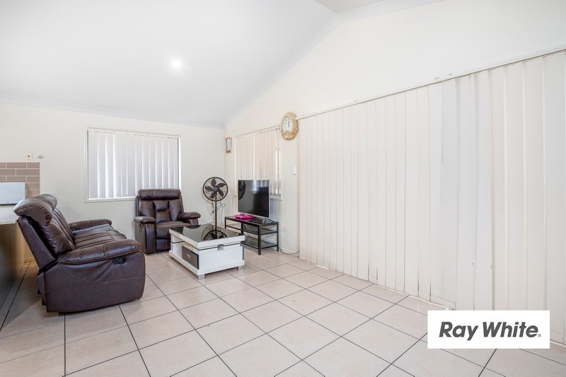 Photo - 46 Storr Circuit, Goodna QLD 4300 - Image 4