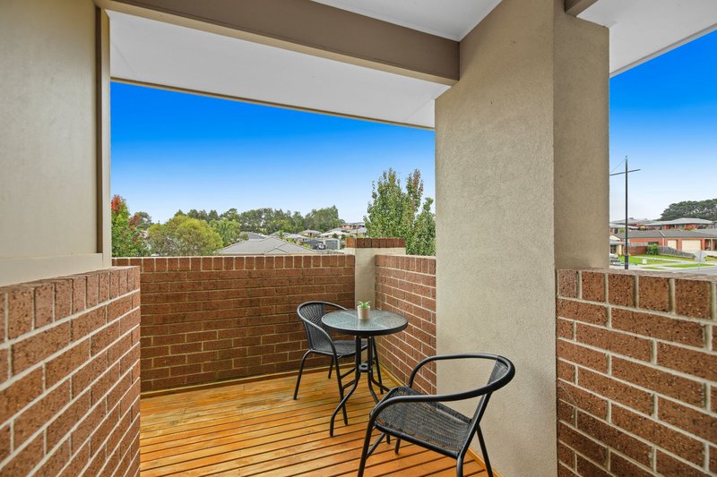 Photo - 46 Summerhill Boulevard, Drouin VIC 3818 - Image 11