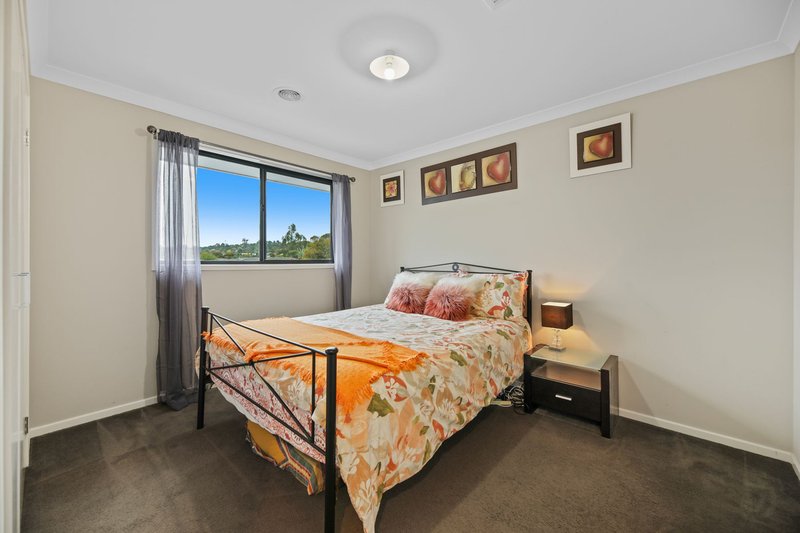 Photo - 46 Summerhill Boulevard, Drouin VIC 3818 - Image 14