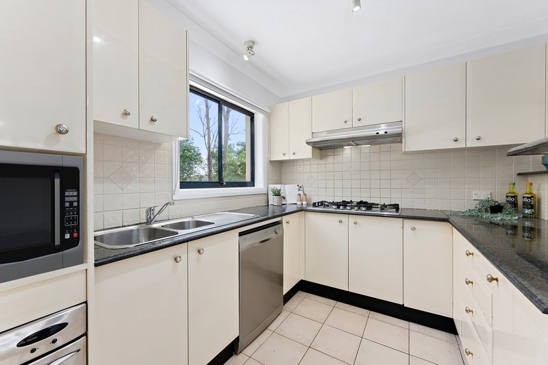 Photo - 4/6 Taylors Drive, Lane Cove NSW 2066 - Image 3