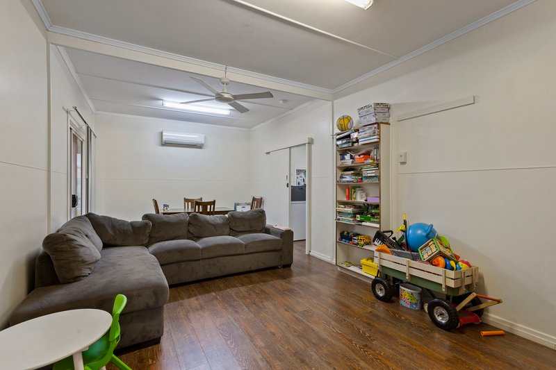 Photo - 46 Underwood Cres , Harristown QLD 4350 - Image 2