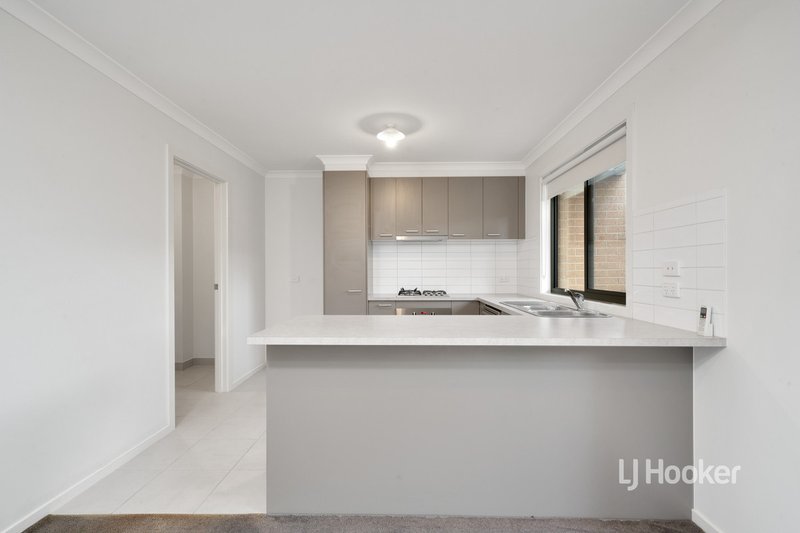 Photo - 46 Valencia Boulevard, Doreen VIC 3754 - Image 5