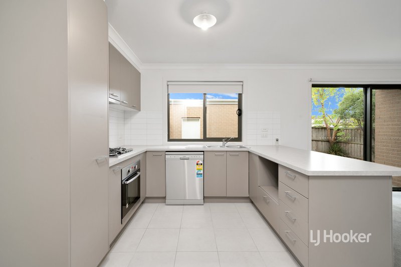 Photo - 46 Valencia Boulevard, Doreen VIC 3754 - Image 6