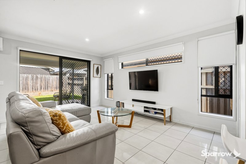 Photo - 46 Whistler Place, Pallara QLD 4110 - Image 8