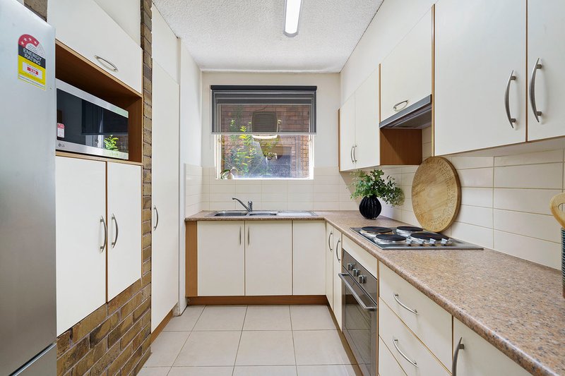 Photo - 4/60 Beach Road, Mentone VIC 3194 - Image 5