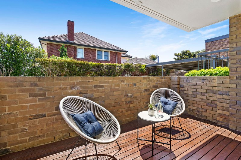 Photo - 4/60 Beach Road, Mentone VIC 3194 - Image 6