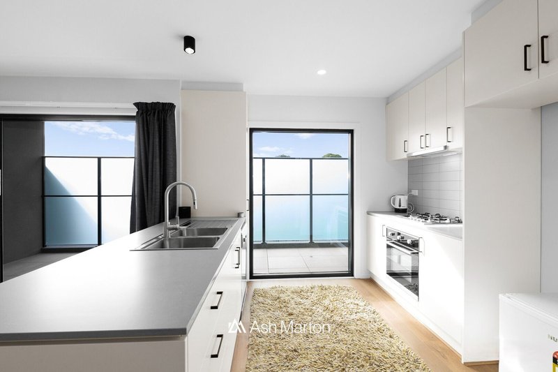 Photo - 4/60 Mcmahons Road, Frankston VIC 3199 - Image 5