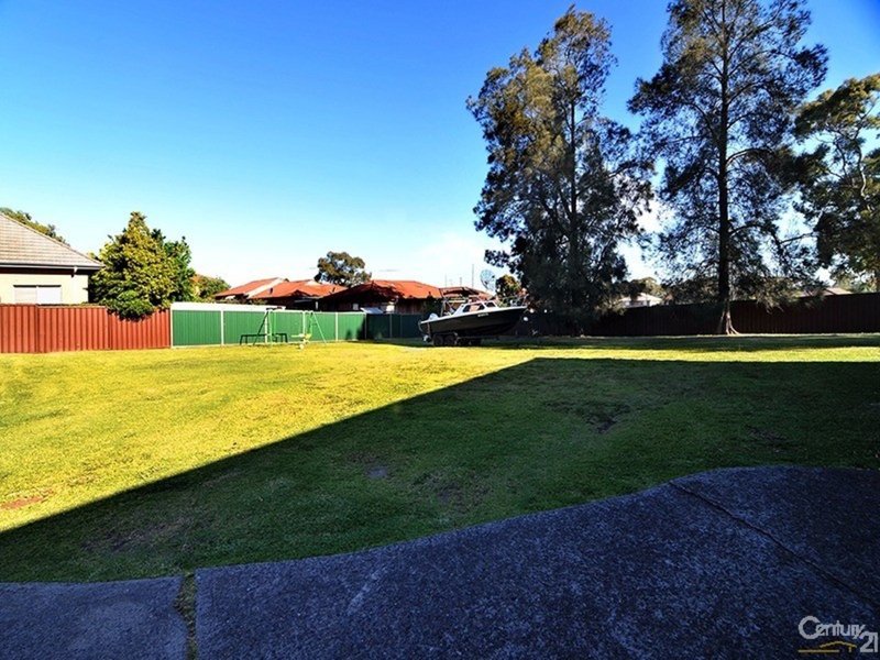 Photo - 4/60 Olive Street, Condell Park NSW 2200 - Image 6