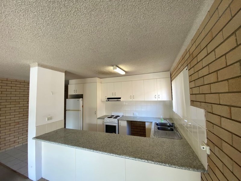 Photo - 4/61 Bradman Avenue, Maroochydore QLD 4558 - Image 2