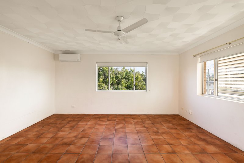 Photo - 4/61 Denman Street, Greenslopes QLD 4120 - Image 3