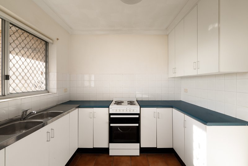 Photo - 4/61 Denman Street, Greenslopes QLD 4120 - Image 5
