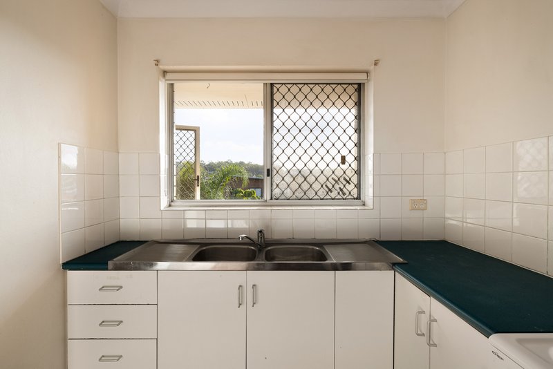 Photo - 4/61 Denman Street, Greenslopes QLD 4120 - Image 6