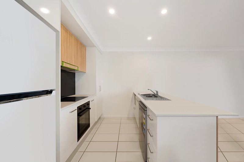 Photo - 46/18 Bronzewing Street, Redbank Plains QLD 4301 - Image 2
