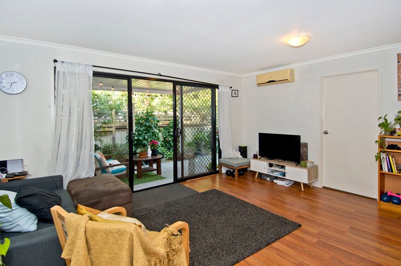 Photo - 4/62-64 River Hills Road, Eagleby QLD 4207 - Image 3