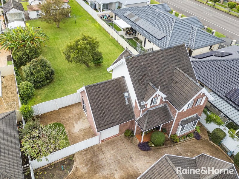 Photo - 4/62 Albert Street, Warners Bay NSW 2282 - Image 3