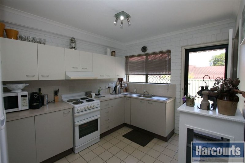 Photo - 4/62 Banya St , Bongaree QLD 4507 - Image 3